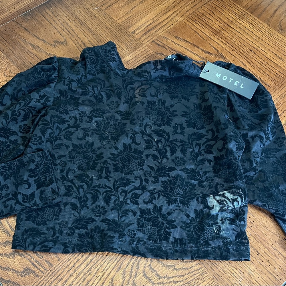 Lace black top